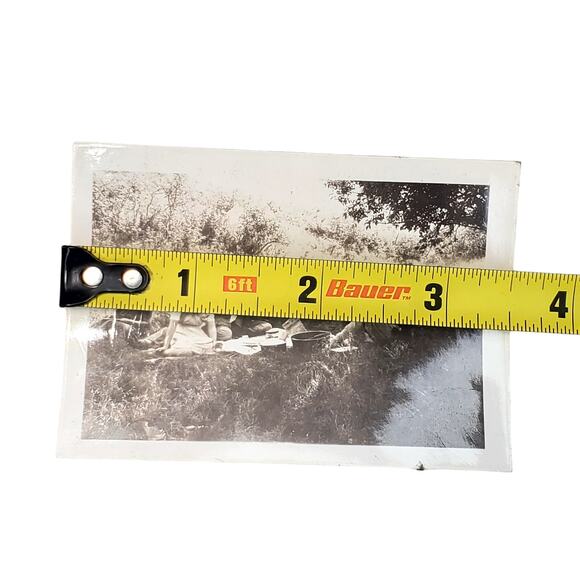 Vtg Friends at a Farm Original Monochrome Photo Found Snapshot 1940s Farmcore - Picture 4 of 4